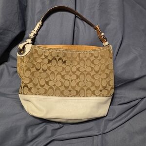 Coach Bucket Bag Beige And Cream
